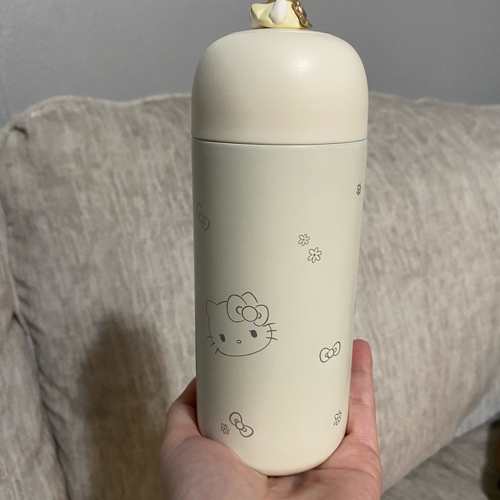 Hello Kitty Cup Bundle - image 5